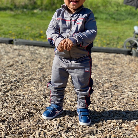 Levi’s boys truck suit  used but in good condition. - Picture 8 of 8